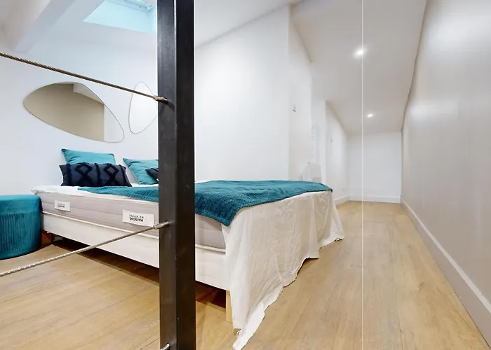 Chal5 Duplex 25m2 A 200m Du Capitole Апартаменты *